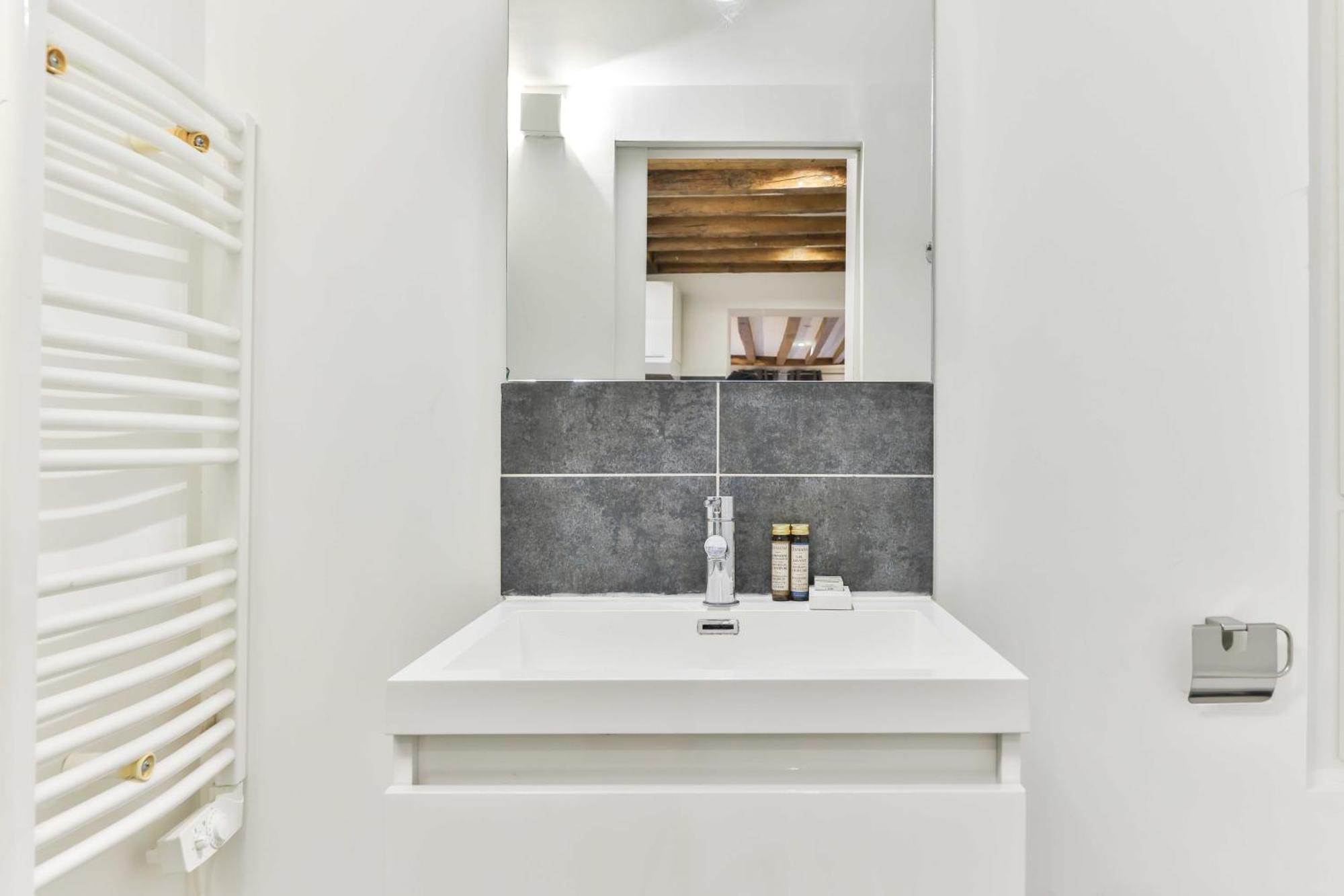 Dazzling Studio Caire Apartment Париж Екстериор снимка